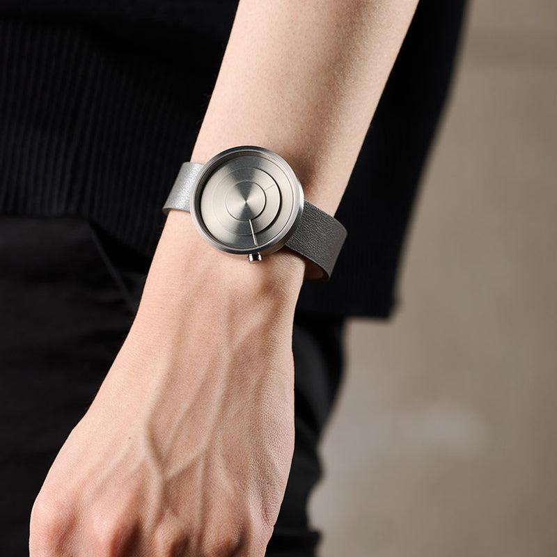 "それは小さな宇宙"【oo watch】モデル001(Moon Silver)