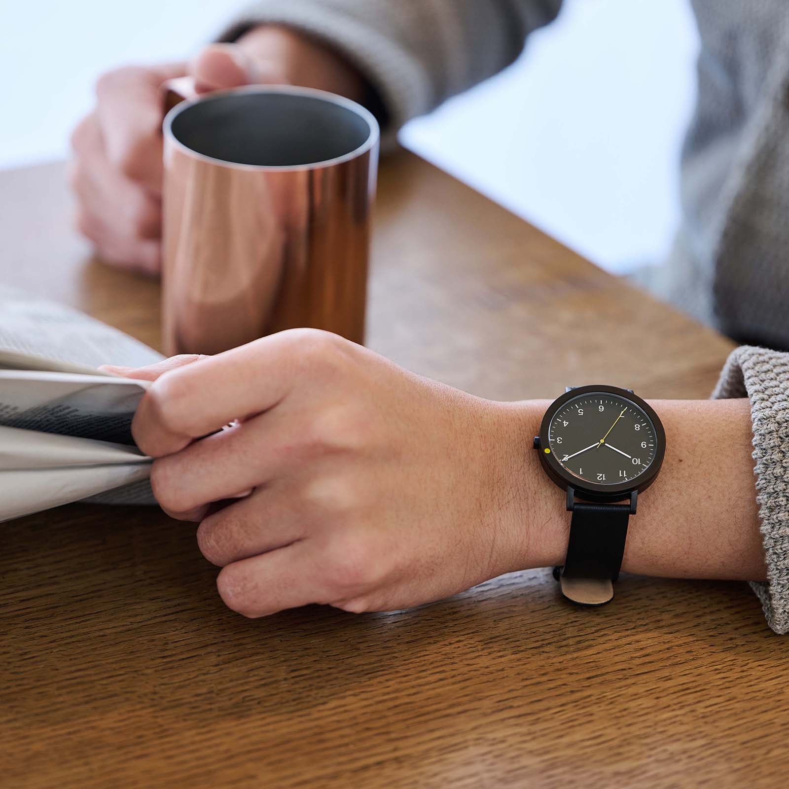 "未来の時間をデザインする"【10 watch s】モデル001(BLACK × yellow)