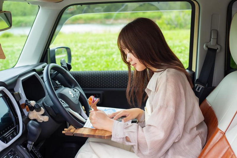 もう誰にも邪魔されない自分だけの秘密基地!移動できる書斎|折りたためる車載デスク(ウォールナット)