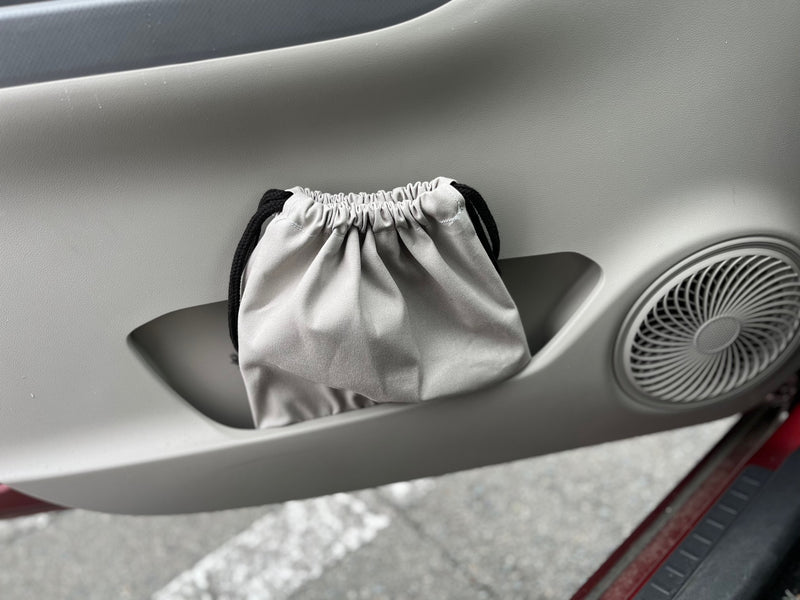 もう誰にも邪魔されない自分だけの秘密基地!移動できる書斎|折りたためる車載デスク(ウォールナット)