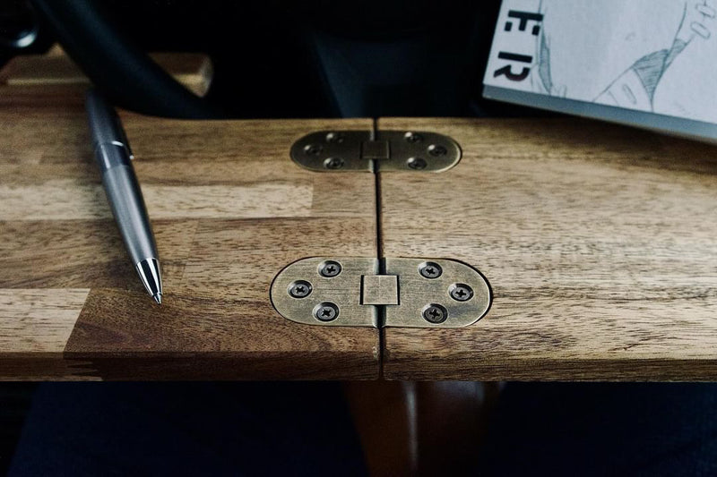 もう誰にも邪魔されない自分だけの秘密基地!移動できる書斎|折りたためる車載デスク(ウォールナット)