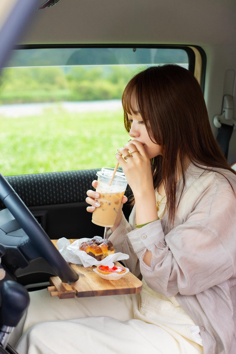 もう誰にも邪魔されない自分だけの秘密基地!移動できる書斎|折りたためる車載デスク(アカシア)