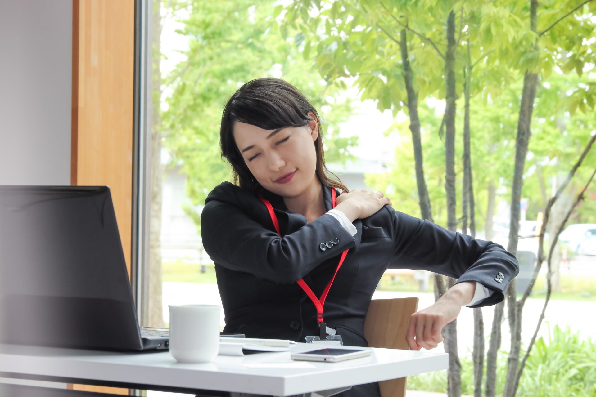 《レディース5粒》磁気 ネックレス 肩こり 血行改善 テレワーク スポーツ 管理医療機器 レディース アクセサリー