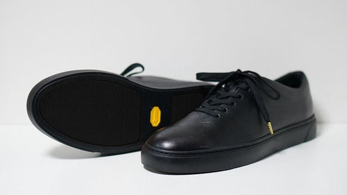 エコレザースニーカーPESS616 ブラック サイズ7