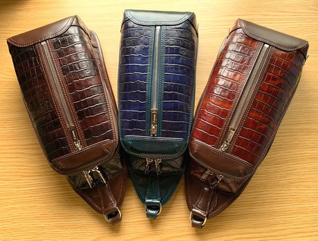 本物のバック職人集団が作るオンオフに使える大人のボディバック