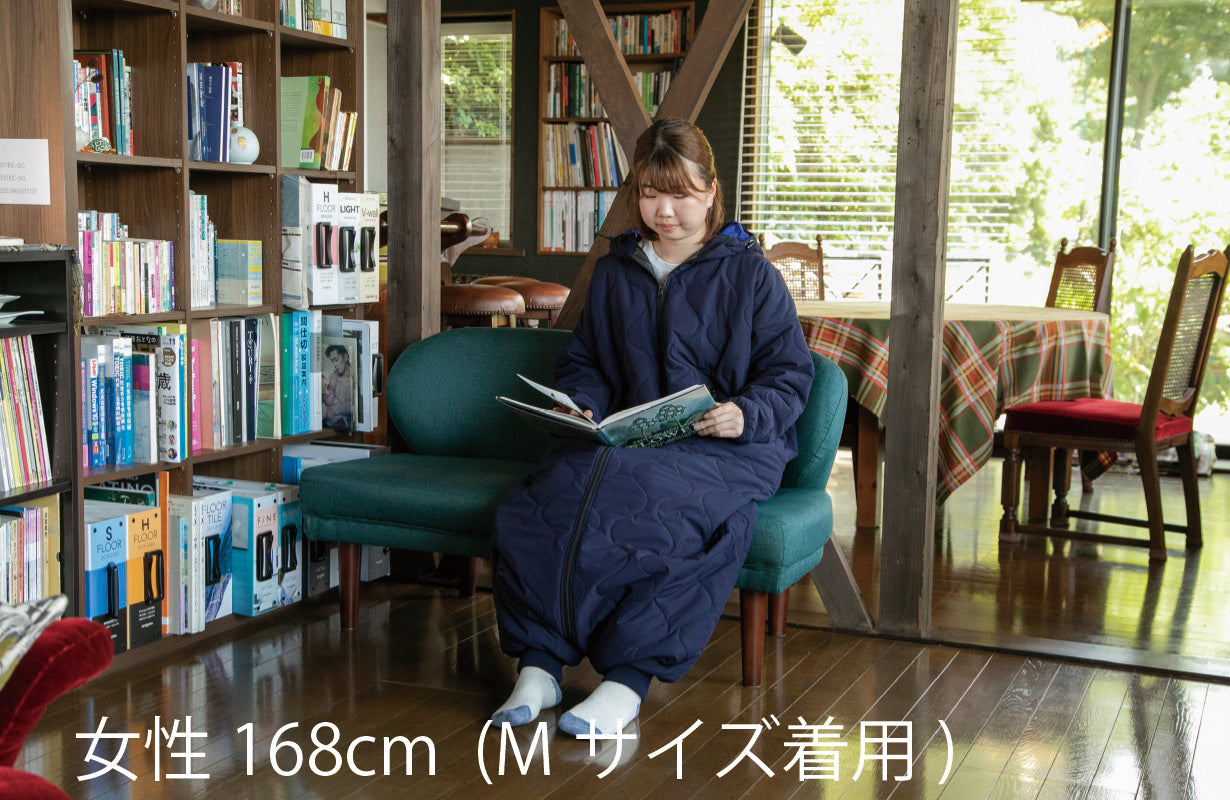 【身体の熱で暖をとる】保温力・伸縮性が進化！着てすぐぽっかぽか、自由に動ける寝袋　「グレー：Sサイズ」