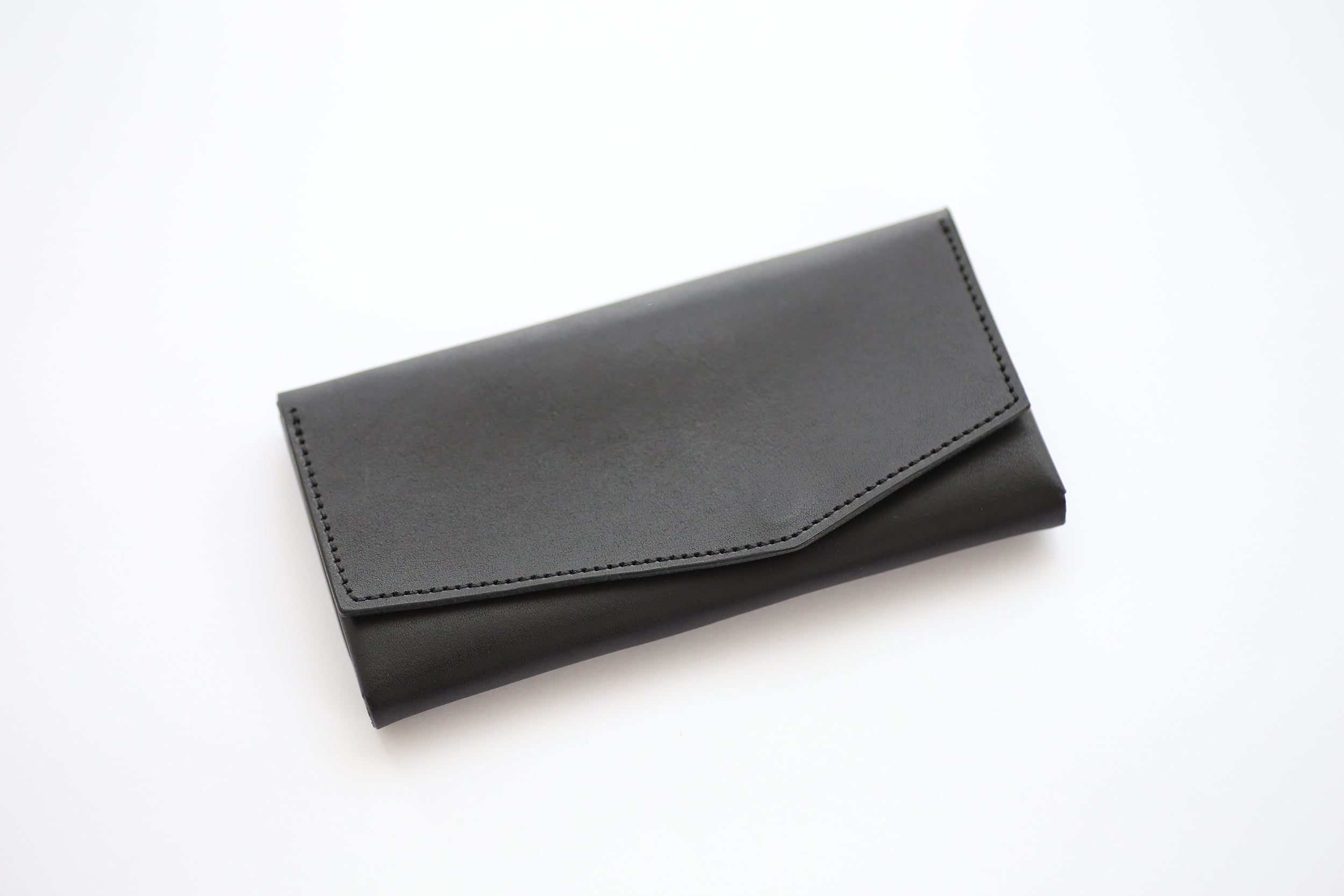 長財布の最小サイズを目指しながらも、大容量と使いやすさを追求した日本製長財布「il modo（イルモード）」