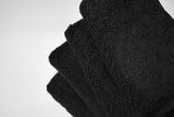 400年続く黒染め技術とタオルの融合。常識に挑戦する本気の黒バスタオル "黒"