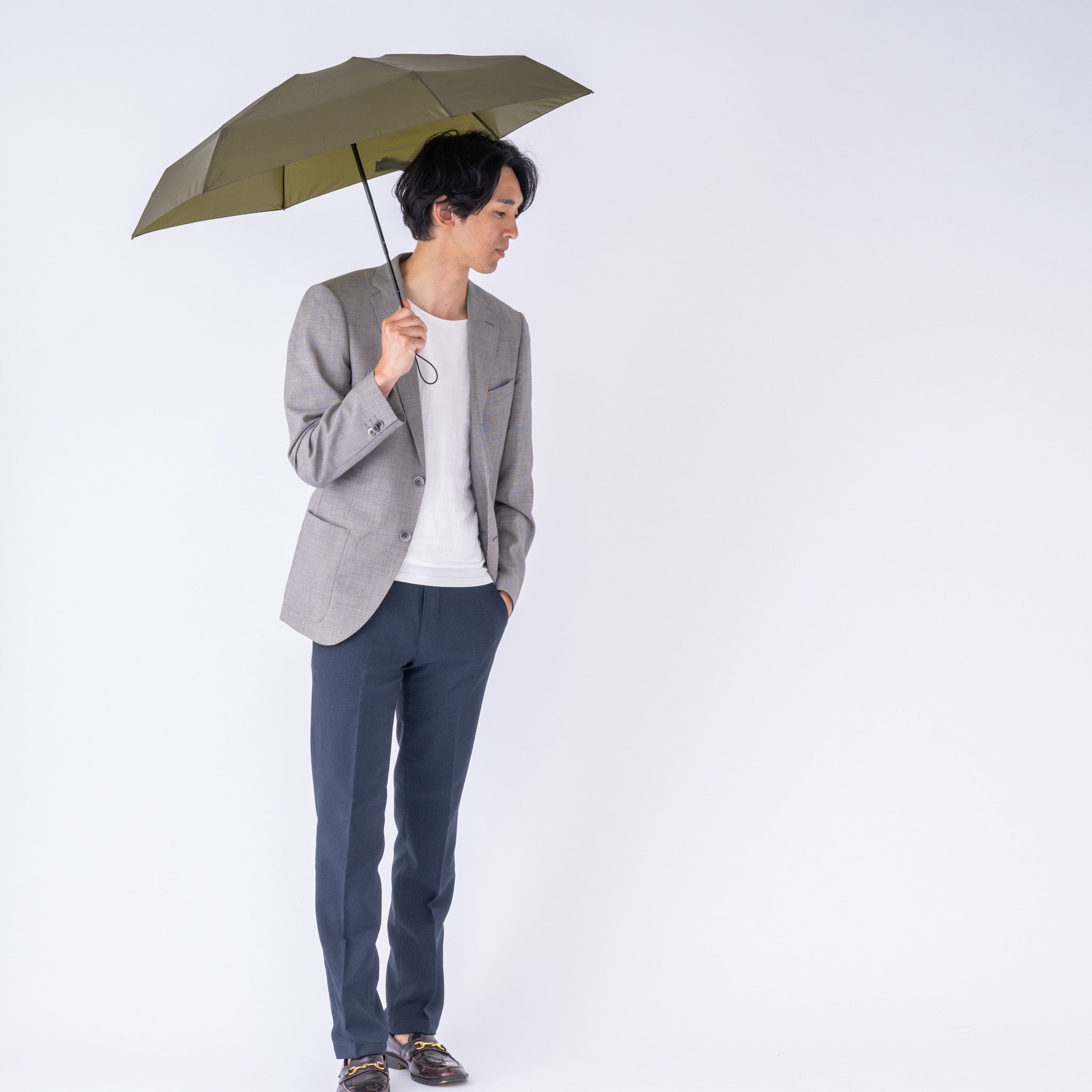 省スペースで傘を常備する新発想の折りたたみ傘【オルタナスリム50】（アンティークグリーン）
