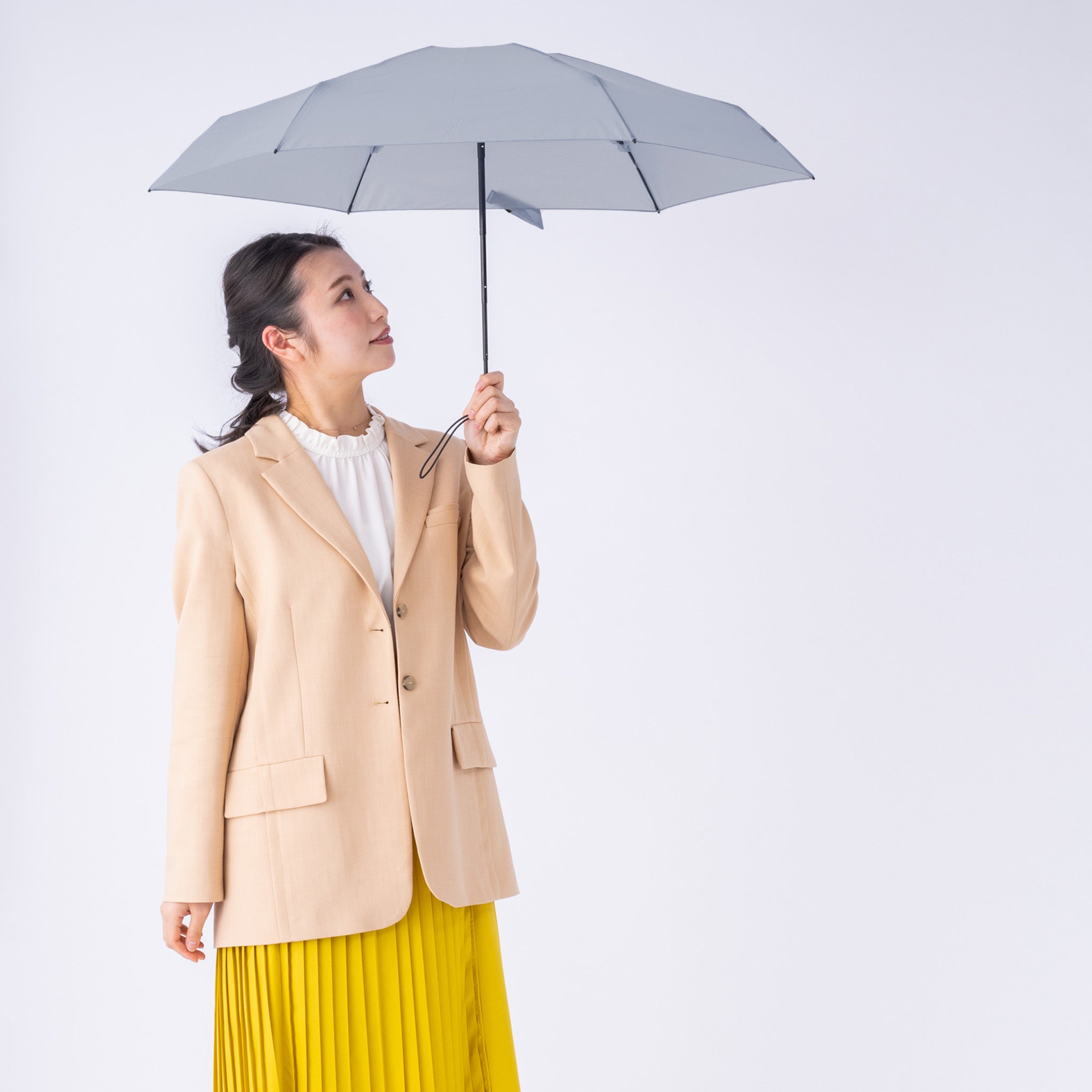 省スペースで傘を常備する新発想の折りたたみ傘【オルタナスリム50】（ライトブルー）