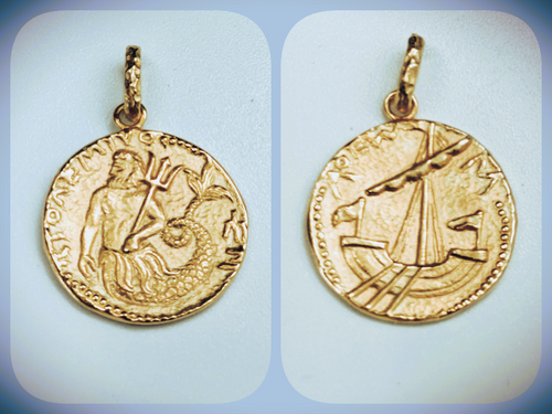 K18ゴールド　男神ポセイドン　と　ローマの帆船　リバーシブル　ペンダント