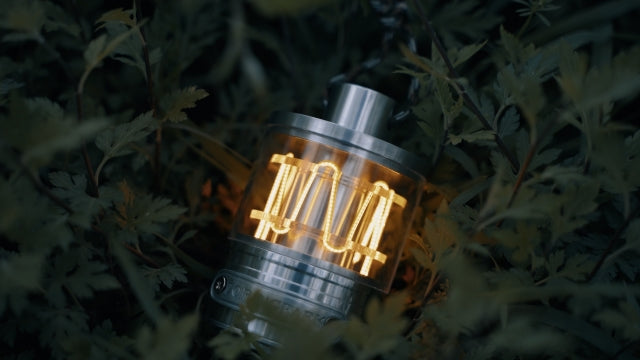【懐かしいフォルム】キャンプや自宅で楽しめる分銅型のアルミ製・LED小型ランタン