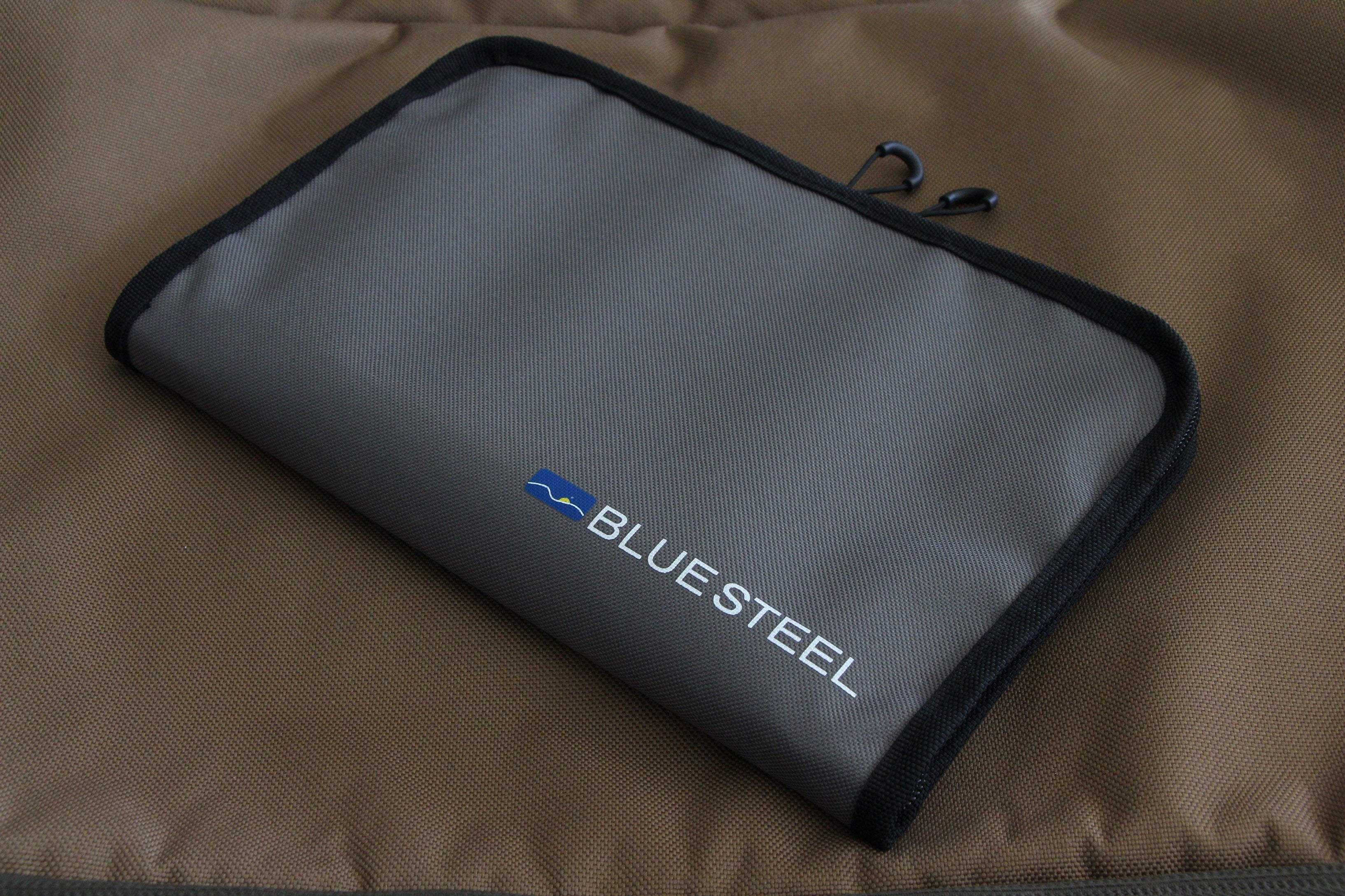 BLUE STEEL ／ SOLID PLATE CASE （250 SOLID PLATEと関連商品収納用のケース）