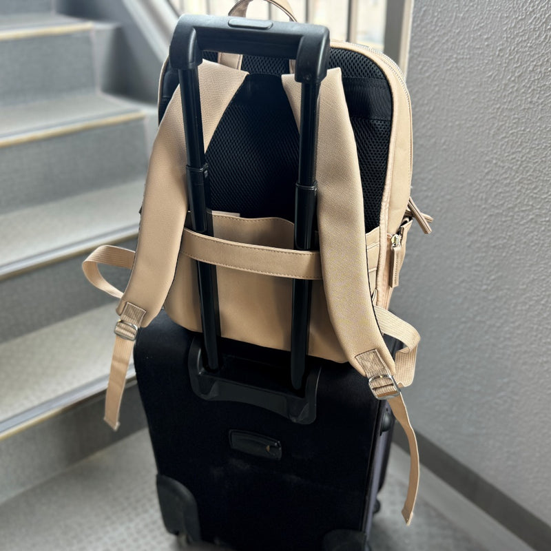 ２階建て構造で保冷保温スペース付リュック FLOORSACK