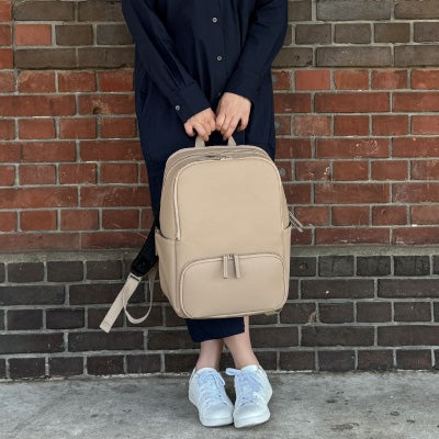 ２階建て構造で保冷保温スペース付リュック FLOORSACK
