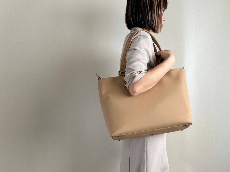【3秒で収納】圧倒的に出し入れスムーズな快適通勤トートでもう荷物を探さない_QUICK PACK tote