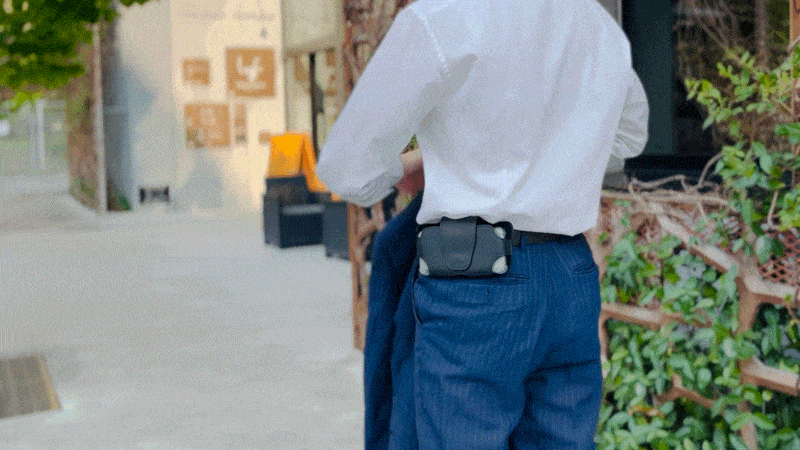 腰に差すだけ着脱3秒！手ぶらでスマホを持ち歩く！ビジネスマン専用スマホホルダー