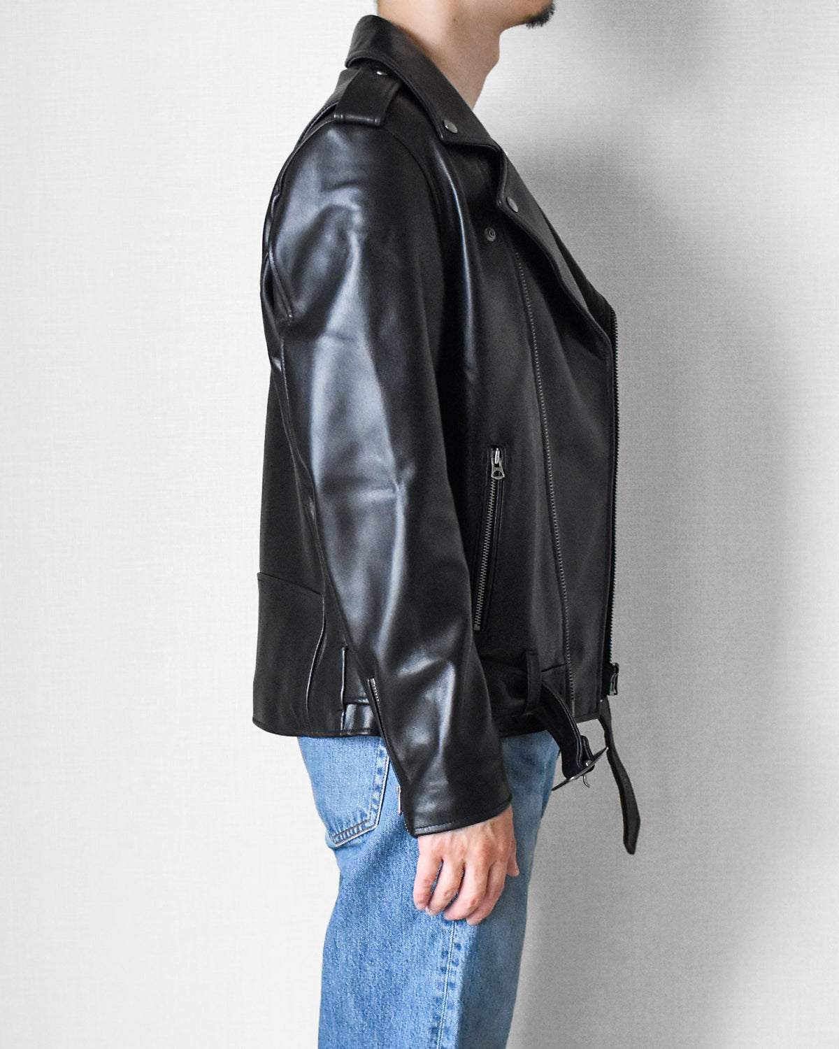 価格以上の満足感を味わえる一着,本格志向のダブルライダースジャケット