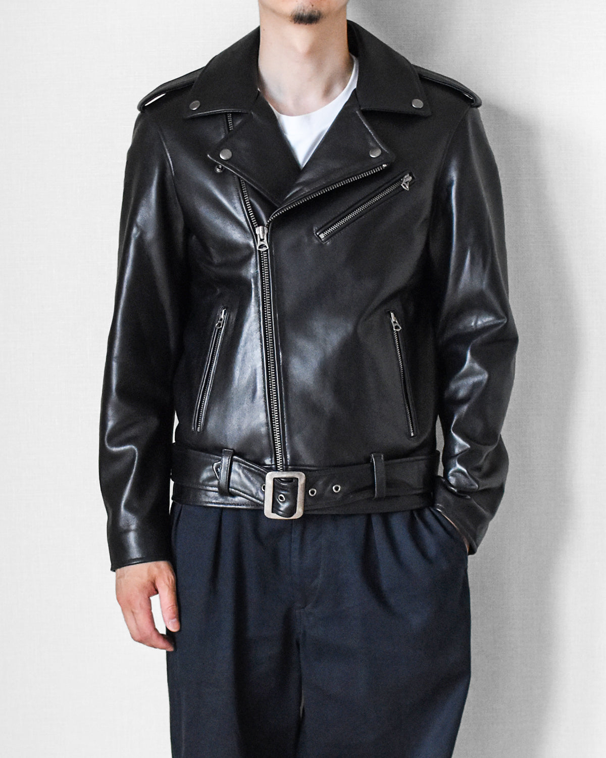 価格以上の満足感を味わえる一着,本格志向のダブルライダースジャケット