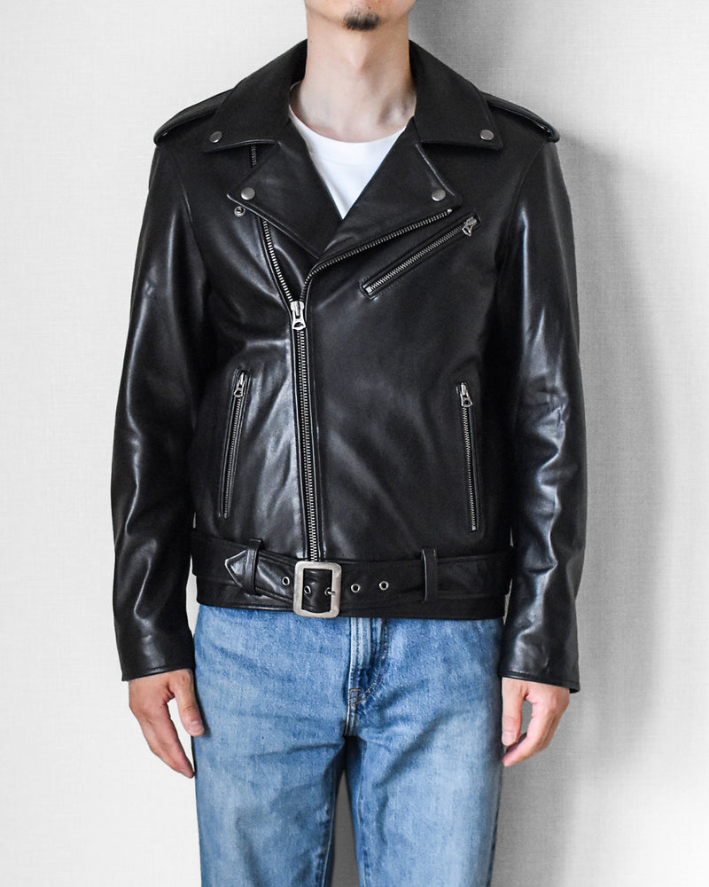 価格以上の満足感を味わえる一着,本格志向のダブルライダースジャケット