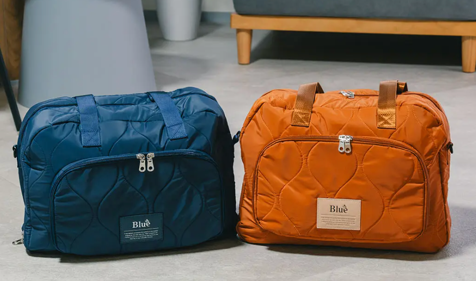 航空会社CAが監修した『スーツケース構造の旅行バッグ』