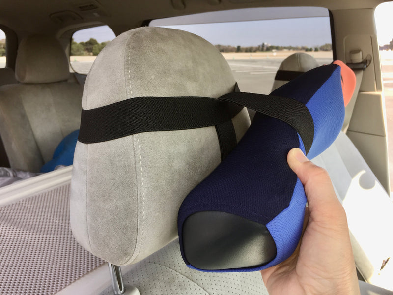 車の振動を吸い取ってくれる。移動を楽にする枕「首をやさしく包み込みむ」ネックピロー