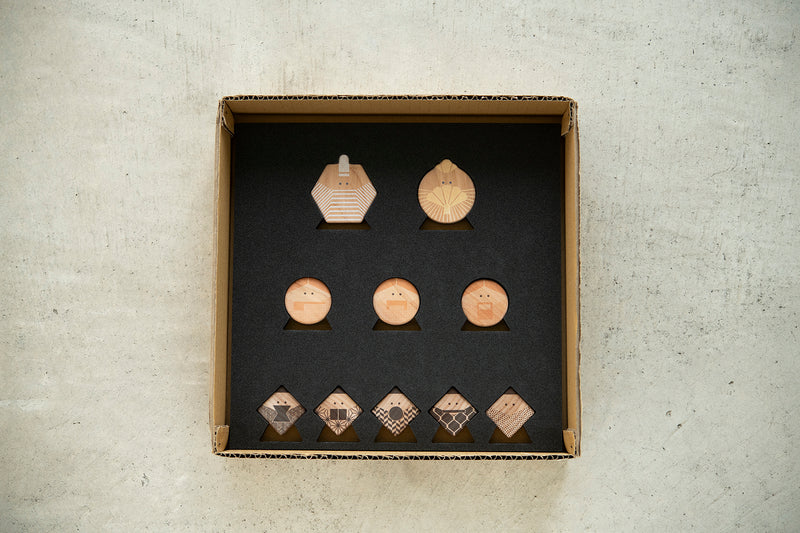 「折り畳めるひなかざり 扇-SENN-」