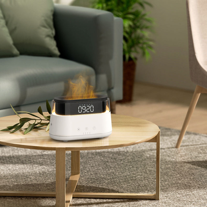 炎の"ゆらぎ"を再現！アラームクロックと組み合わせたアロマディフューザー