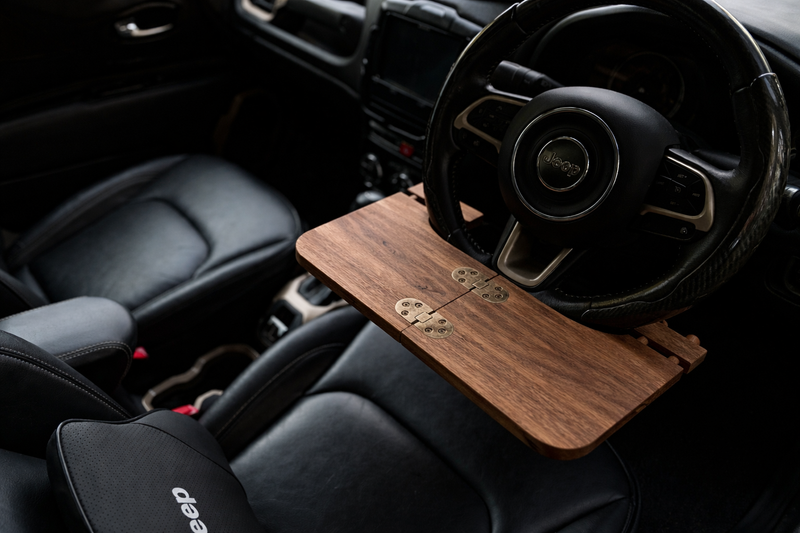 もう誰にも邪魔されない自分だけの秘密基地！移動できる書斎｜折りたためる車載デスク（ウォールナット）