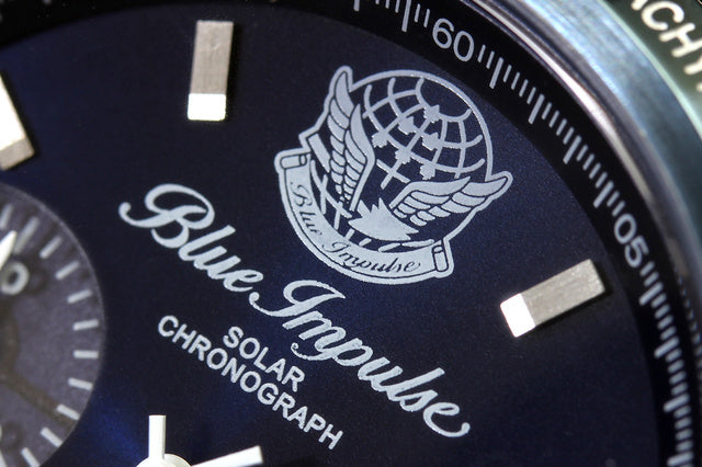 栄光の歴史をあなたの腕に！ブルーインパルス日本製ソーラークロノグラフ腕時計 カラー/ネイビー