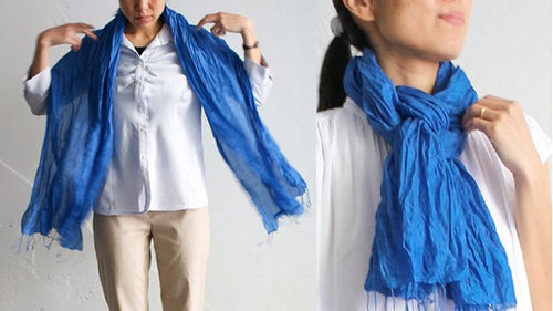 カンボジアで100年継承されてきた手織りのシルクストール　【ブルー】