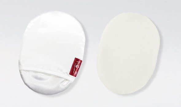 シルクの洗顔パフ「絹羽二重 珠の肌パフ（白）」京都しるくのロングセラー商品