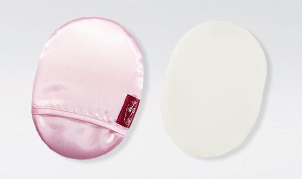 シルクの洗顔パフ「絹羽二重 珠の肌パフ（桜）」京都しるくのロングセラー商品