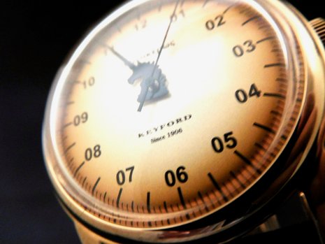 創業１１０年の時計メーカー国産自動巻き1針時計　KEYFORDモノケロス黒秒針付