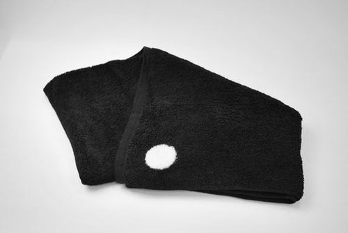 400年続く黒染め技術とタオルの融合。常識に挑戦する本気の黒バスタオル 